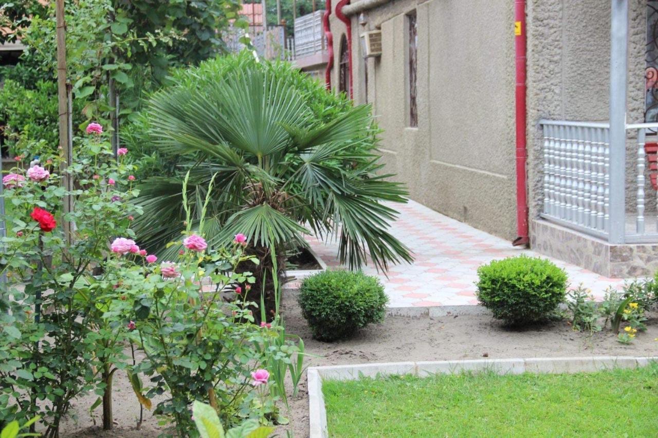 Hotel Oniks Koutaïssi Extérieur photo