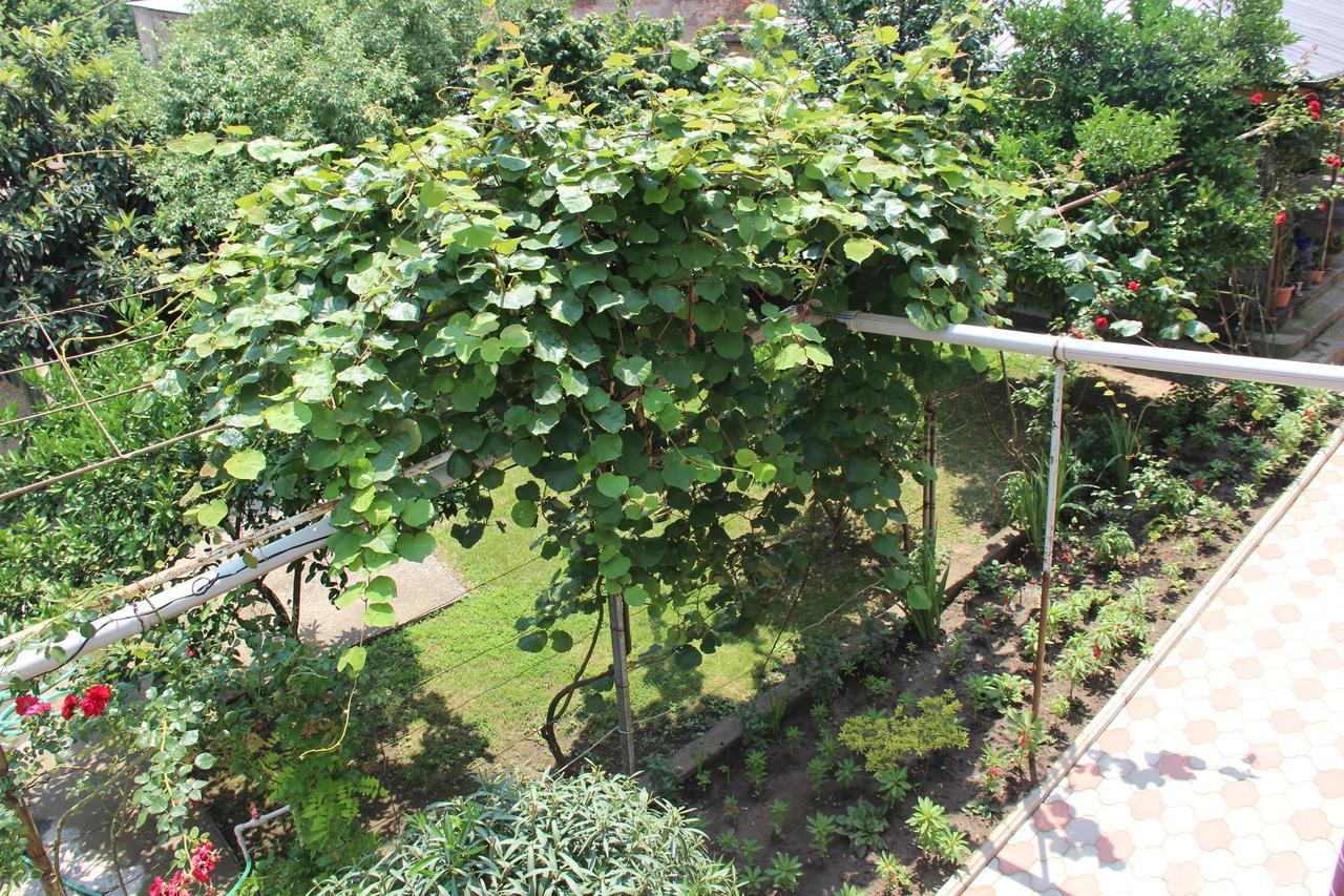 Hotel Oniks Koutaïssi Extérieur photo